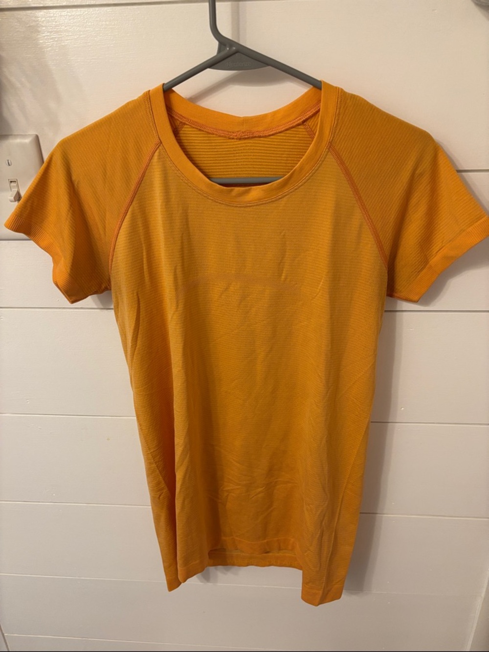 Lululemon swiftly short sleeve size 8